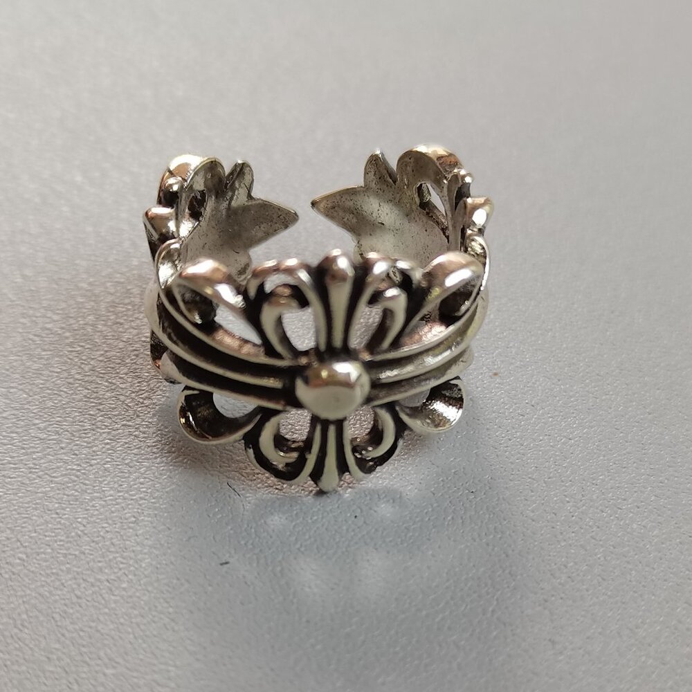 Second-hand women's vintage rings